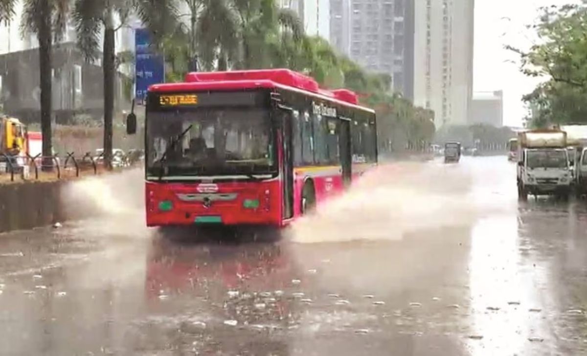 মুম্বইয়ে প্রাক-মৌসুমী বৃষ্টির দাপট, আইএমডি জারি করেছে ‘ইয়েলো অ্যালার্ট’
